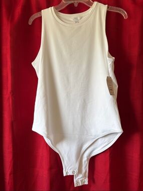Time and Tru White Sleeveless Snap-Front Bodysuit